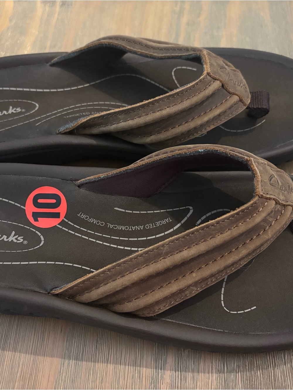 Clarks Wesley Surf Men's Leather Sandals Flip Flops Beeswax Brown Size 10 NWT - Picture 3 of 7